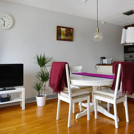 Apartment Song In Central