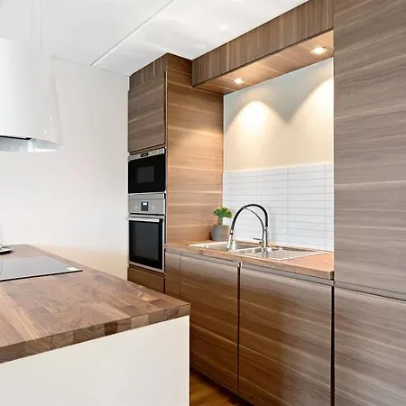 Song In Central Apartment *