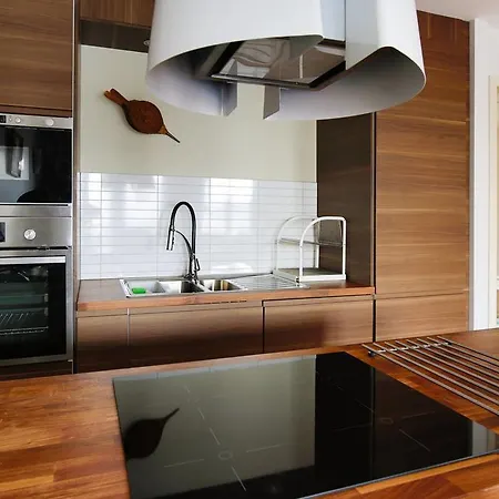 Song In Central Apartment